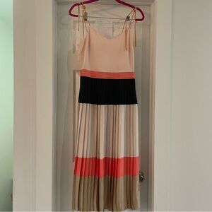 Banana Republic pleated sleeveless dresss